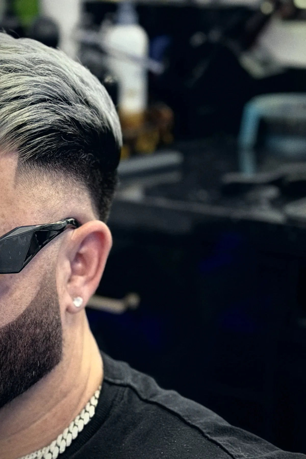 Pelo platinado con degradado en los laterales